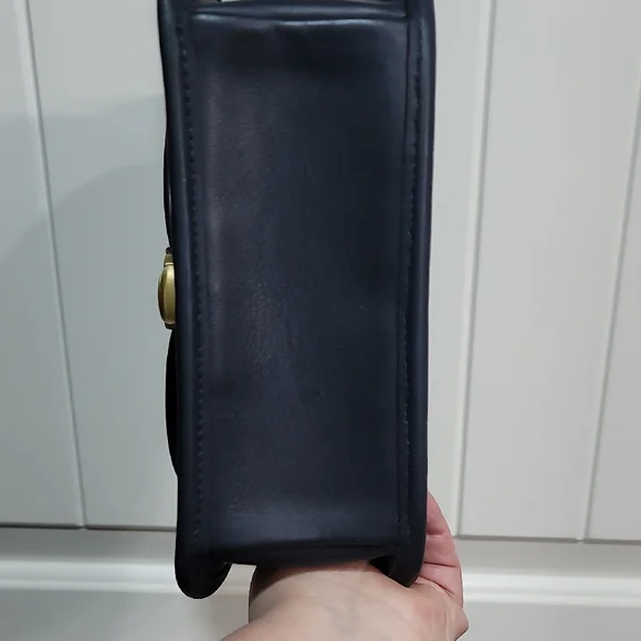 Vintage Coach Navy Leather Crossbody Bag - Picture 11 of 16